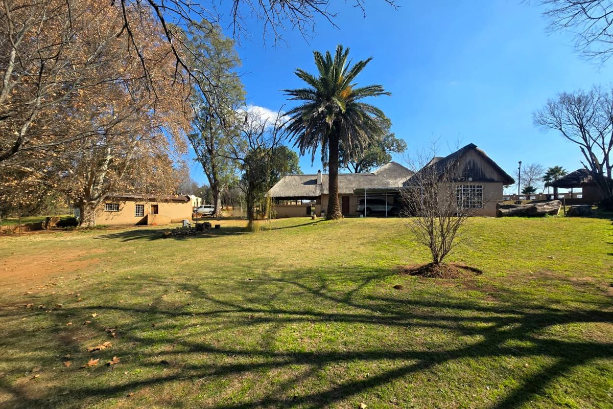 Riverfront Lifestyle Property with Incredible Potential in Kookrus, Meyerton. - Photo 2