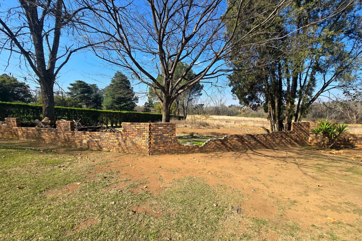 Riverfront Lifestyle Property with Incredible Potential in Kookrus, Meyerton. - Photo 5