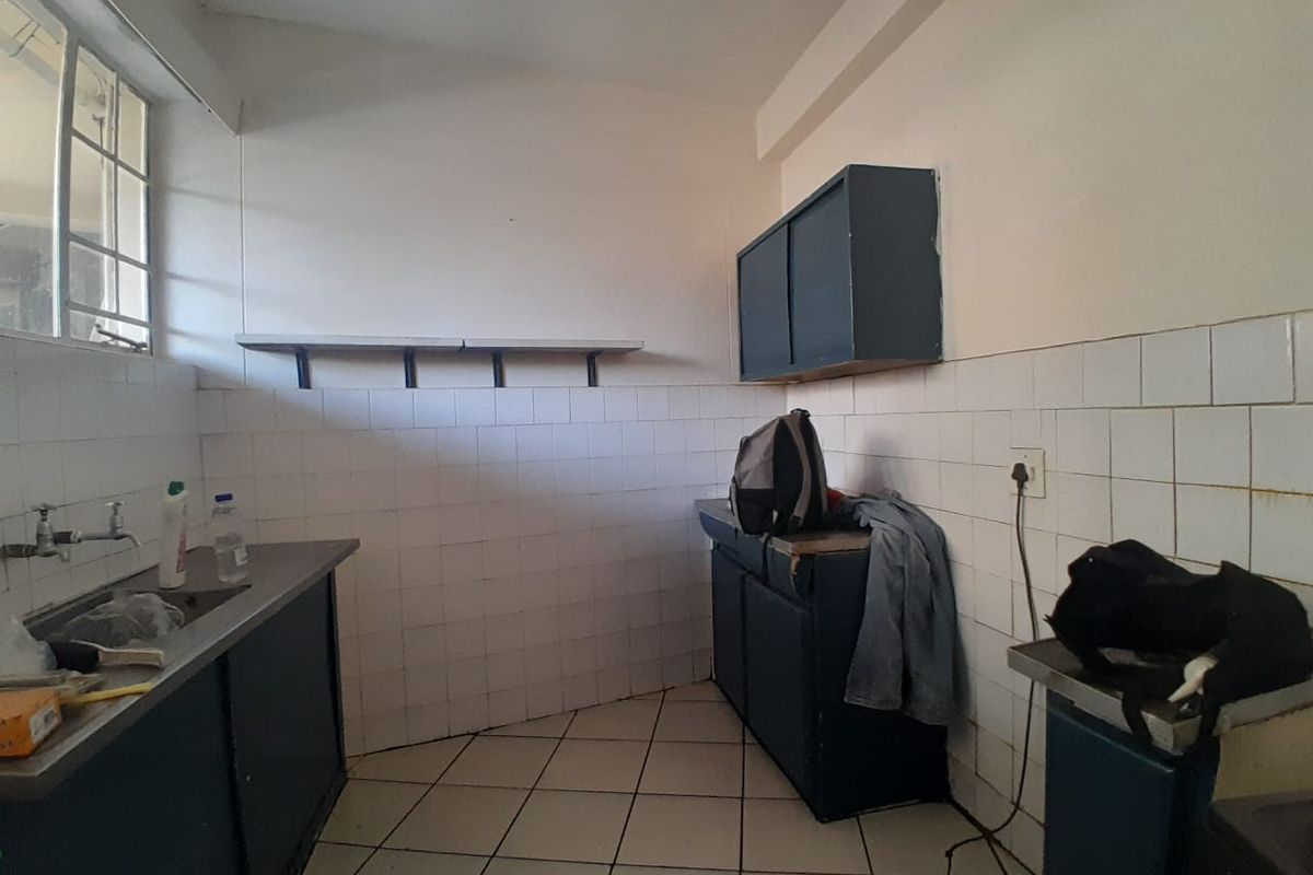 1 Bedroom Apartment in Vereeniging Central. - Photo 5