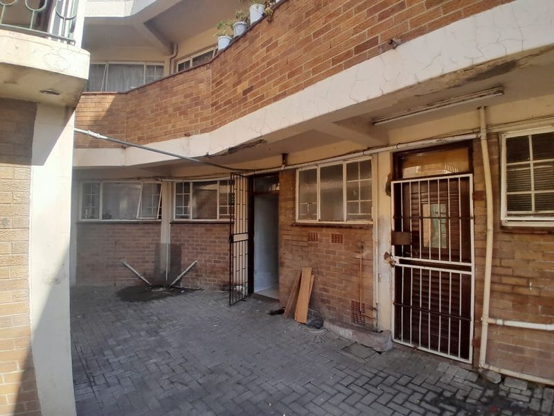 1 Bedroom Apartment in Vereeniging Central. - Photo 2