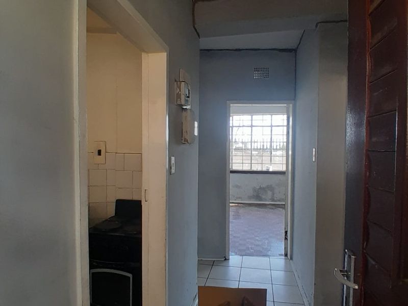 1 Bedroom Apartment in Vereeniging Central. - Photo 6