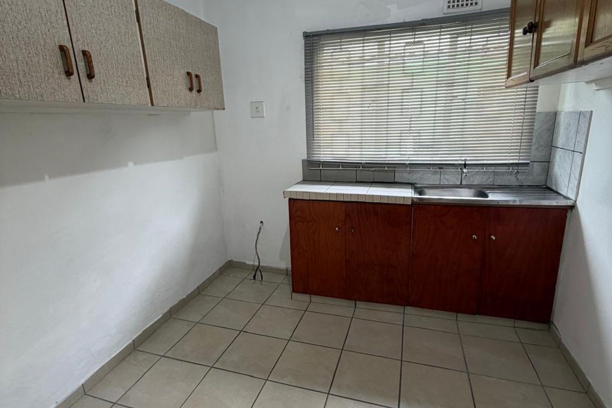 Spacious Self-Contained Outbuilding To Let | Clayfield, Phoenix | Available Immediately - Photo 4
