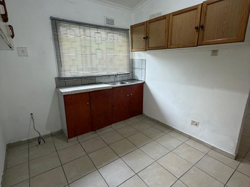 Spacious Self-Contained Outbuilding To Let | Clayfield, Phoenix | Available Immediately - Photo 3