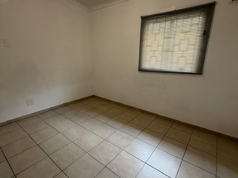 Spacious Self-Contained Outbuilding To Let | Clayfield, Phoenix | Available Immediately - Photo 6