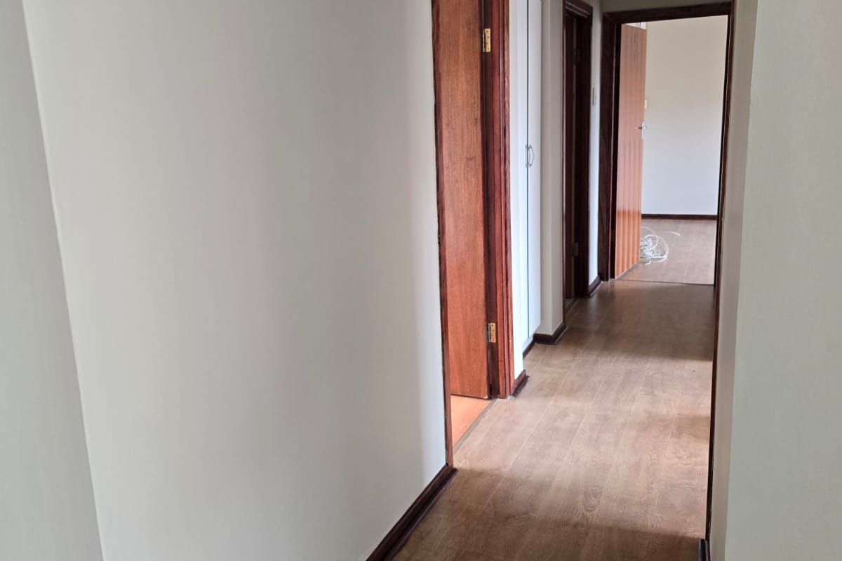 Renovated to Impress – Spacious 4-Bedroom Home with Modern Finishes - Photo 5