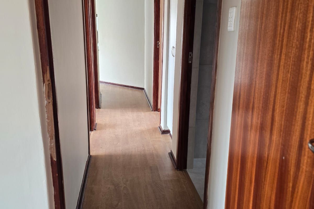 Renovated to Impress – Spacious 4-Bedroom Home with Modern Finishes - Photo 4