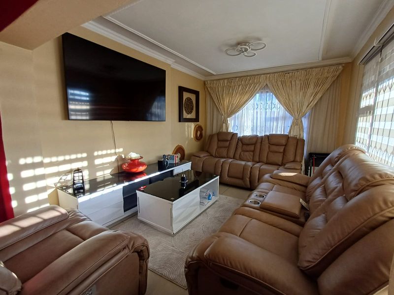 Renovated House For Sale In CW 5 With Entertainment and A Flat Let - Photo 6