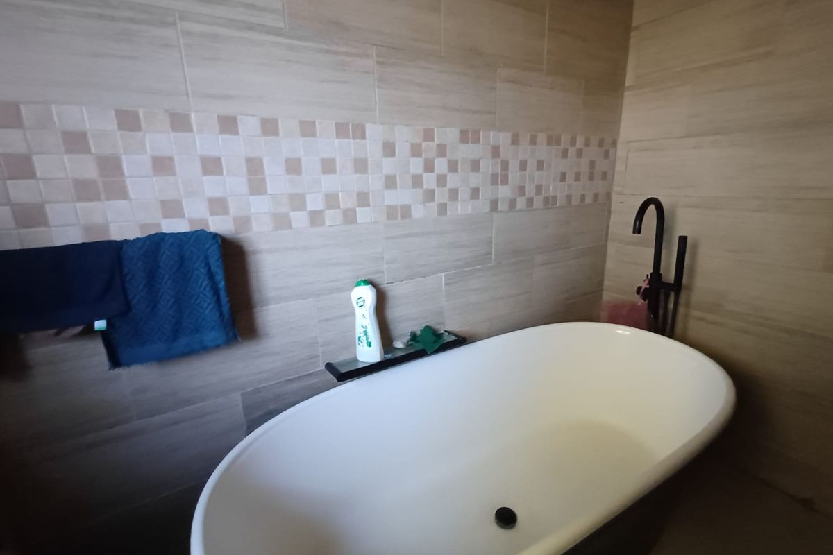 Renovated House For Sale In CW 5 With Entertainment and A Flat Let - Photo 5