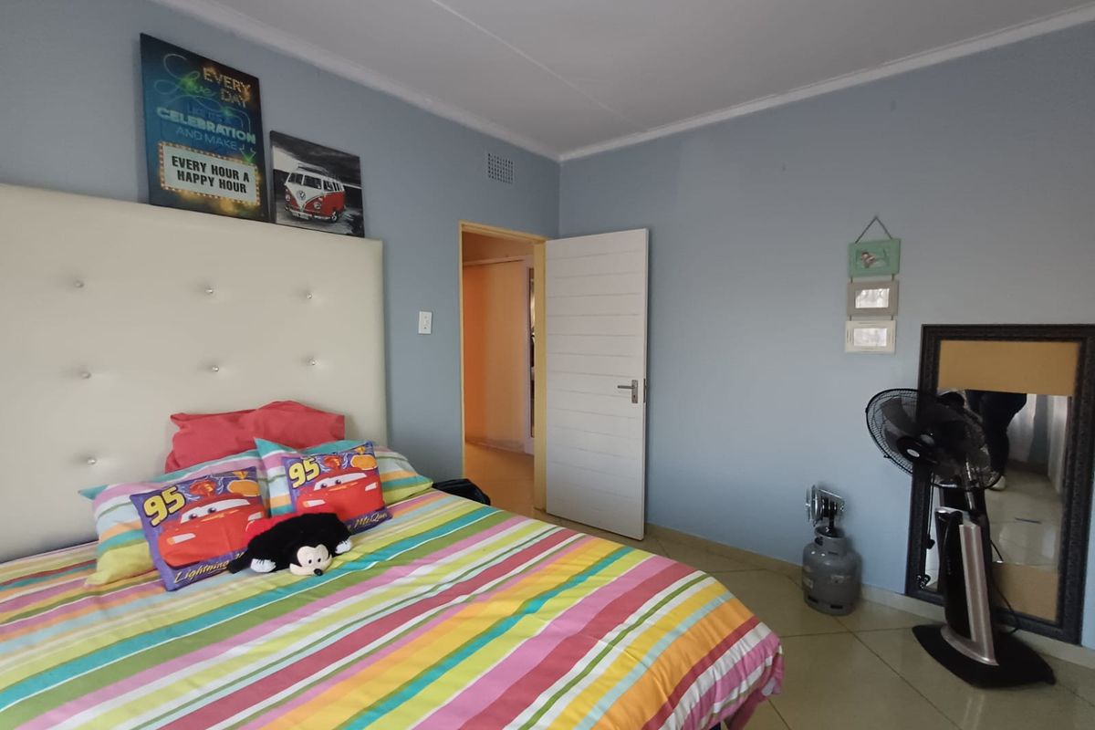 Renovated House For Sale In CW 5 With Entertainment and A Flat Let - Photo 4