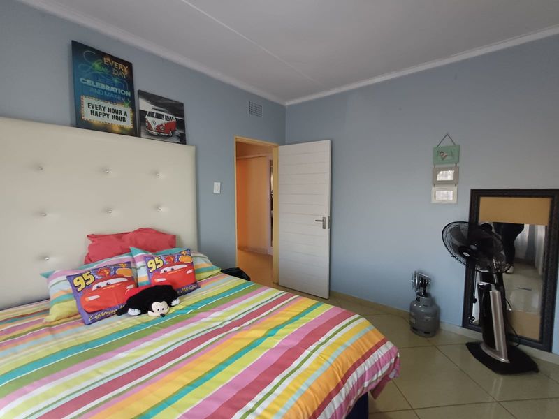 Renovated House For Sale In CW 5 With Entertainment and A Flat Let - Photo 4