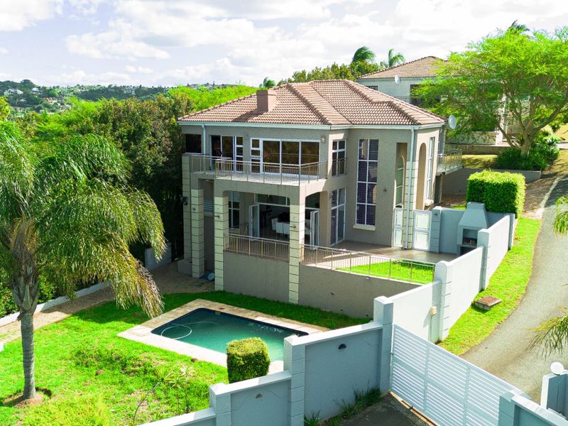 4 Bedroom Dream Home For Sale in Beacon Bay - Photo 1