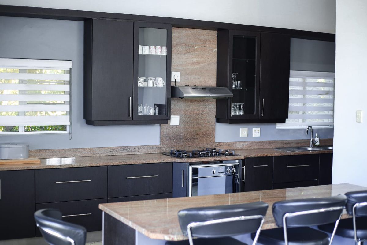 4 Bedroom Dream Home For Sale in Beacon Bay - Photo 5