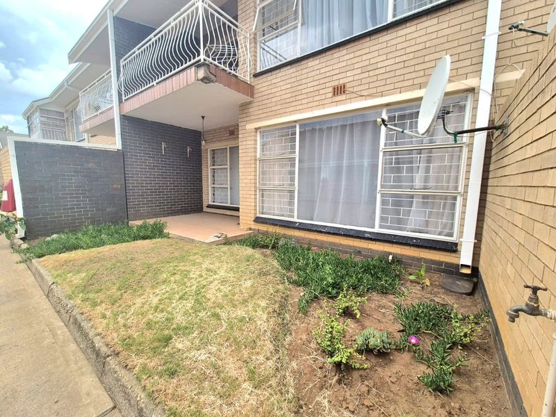SPACIOUS 3 BEDROOM TOWNHOUSE TO RENT | THREE RIVERS PROPER - Photo 1