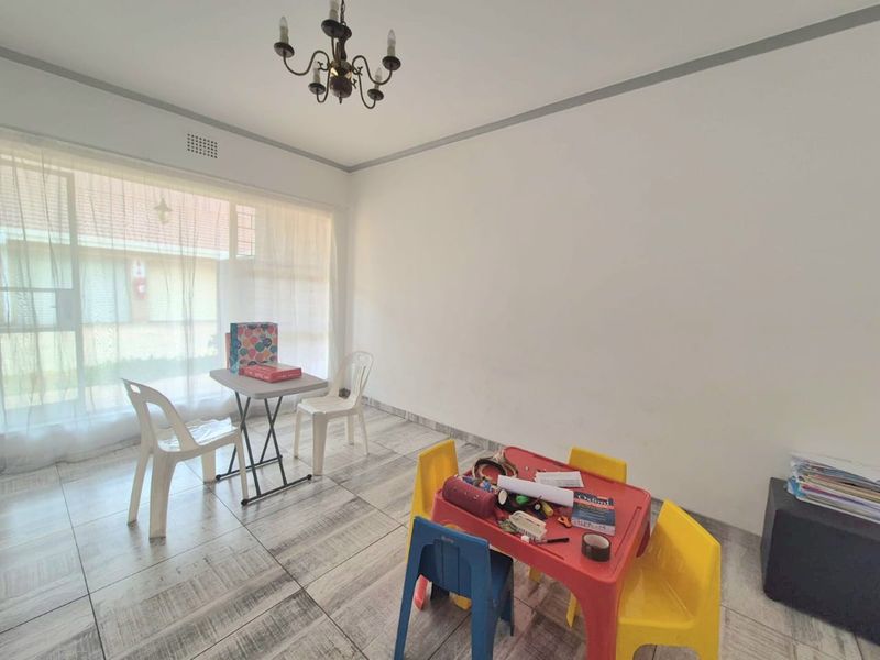SPACIOUS 3 BEDROOM TOWNHOUSE TO RENT | THREE RIVERS PROPER - Photo 8