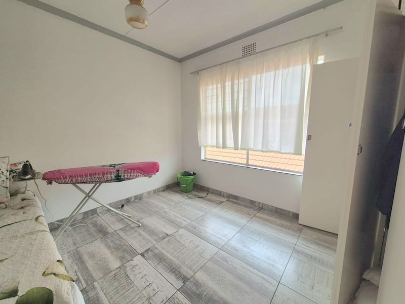 SPACIOUS 3 BEDROOM TOWNHOUSE TO RENT | THREE RIVERS PROPER - Photo 9