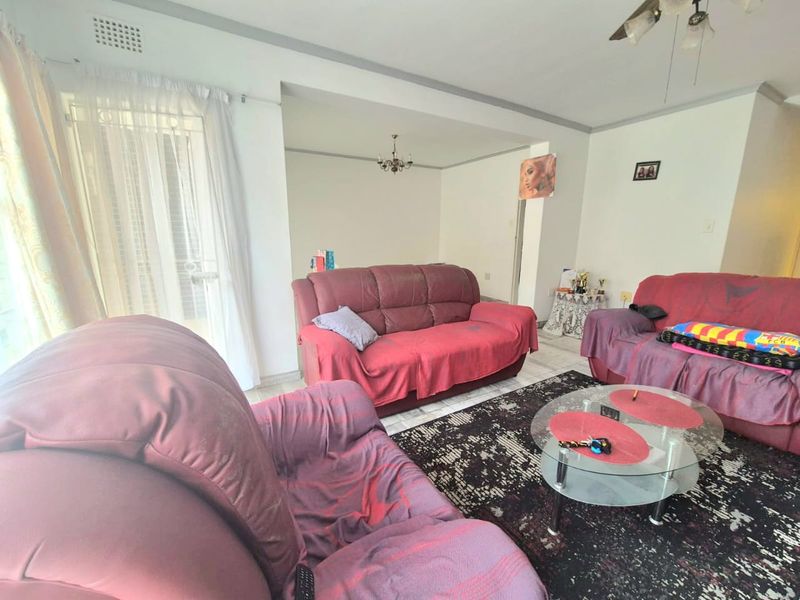 SPACIOUS 3 BEDROOM TOWNHOUSE TO RENT | THREE RIVERS PROPER - Photo 6
