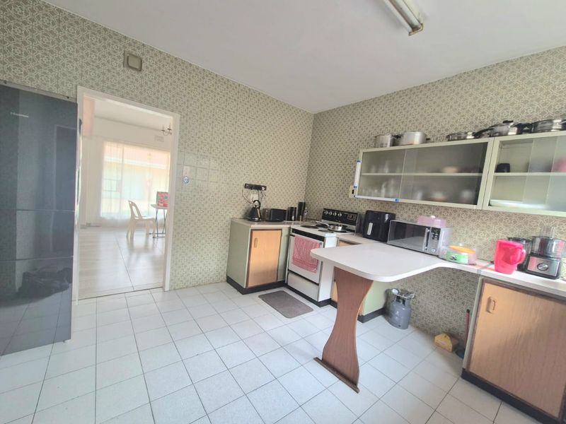 SPACIOUS 3 BEDROOM TOWNHOUSE TO RENT | THREE RIVERS PROPER - Photo 7