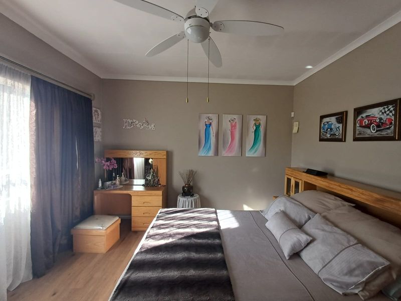 Neat As A Pin Property In The Lovely Location Of SE 2 - Photo 3