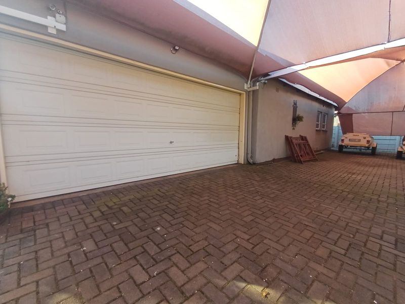 Neat As A Pin Property In The Lovely Location Of SE 2 - Photo 10