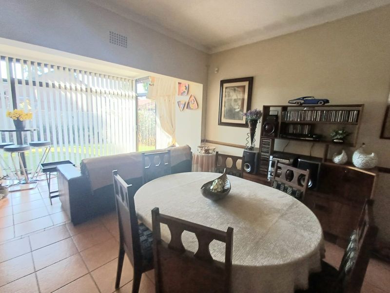 Neat As A Pin Property In The Lovely Location Of SE 2 - Photo 8