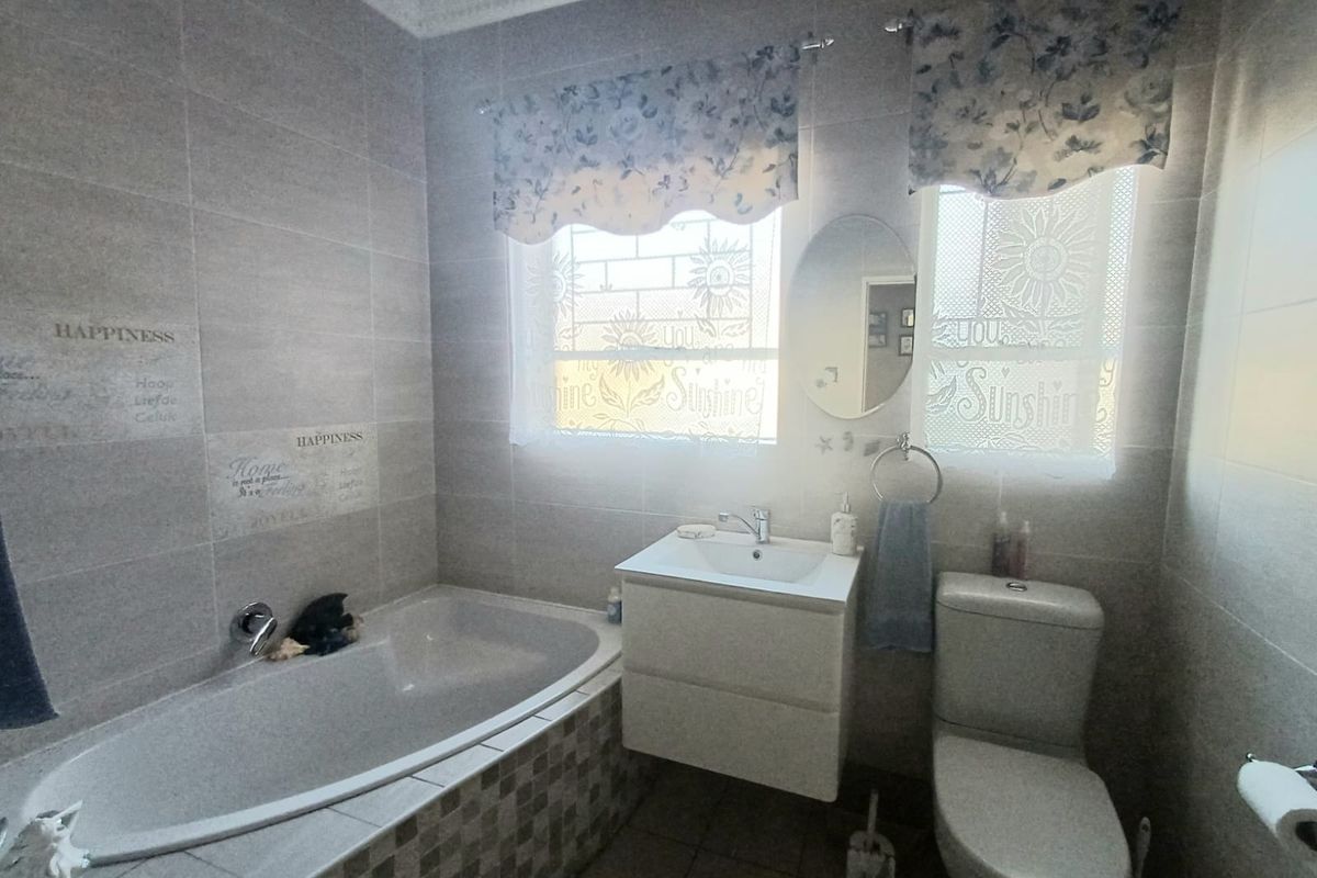 Neat As A Pin Property In The Lovely Location Of SE 2 - Photo 5