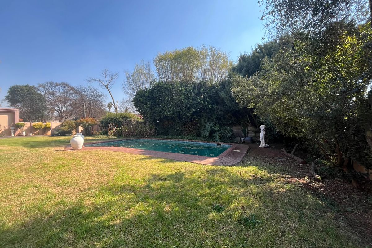 Charming 3-Bedroom House for Sale - Photo 4