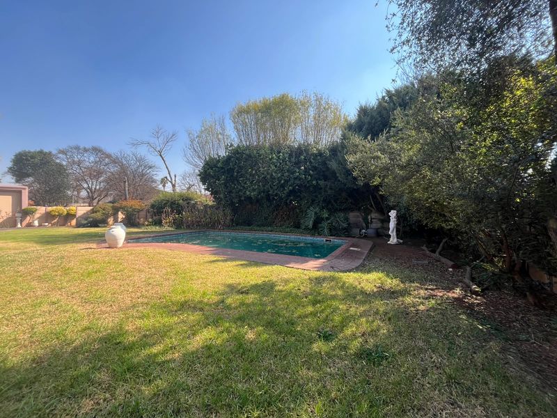 Charming 3-Bedroom House for Sale - Photo 4