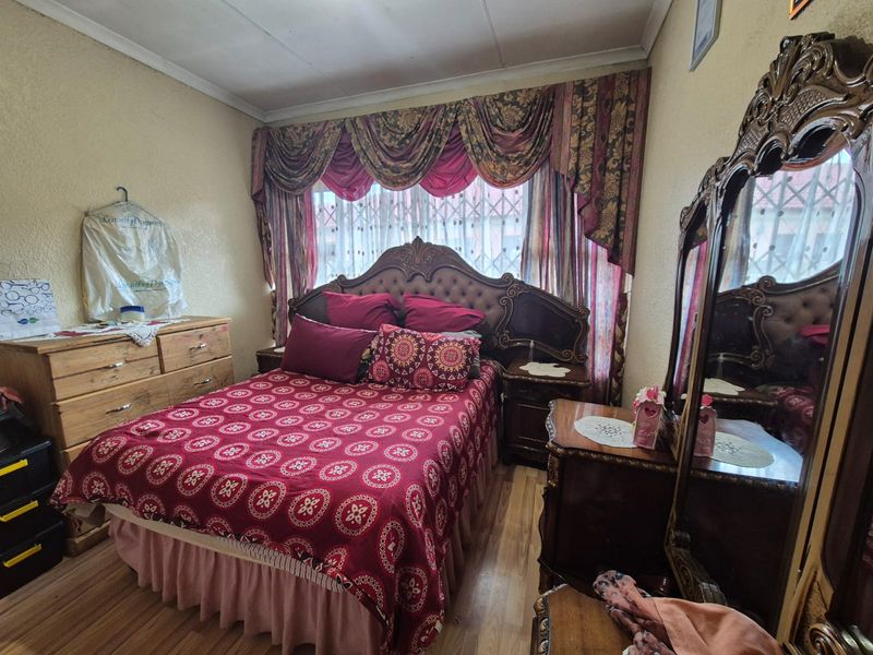 !Cozy Property Up For Sale! - Photo 4