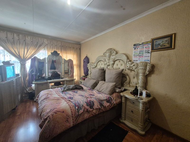 !Cozy Property Up For Sale! - Photo 7