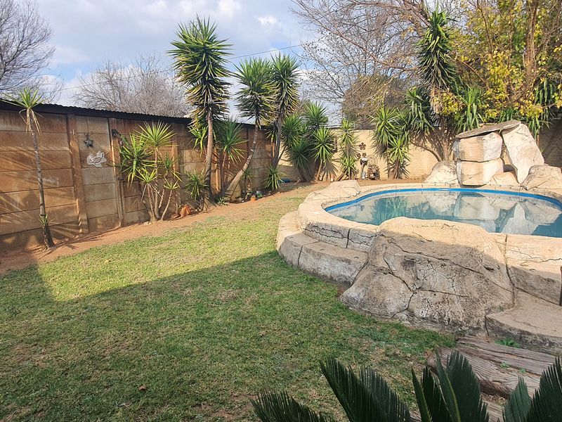 4 bedroom home for Sale in Rensburg - Photo 5