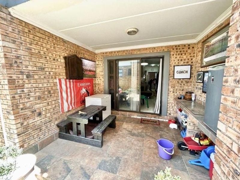 Apartment Block For Sale In Benoni - Photo 9