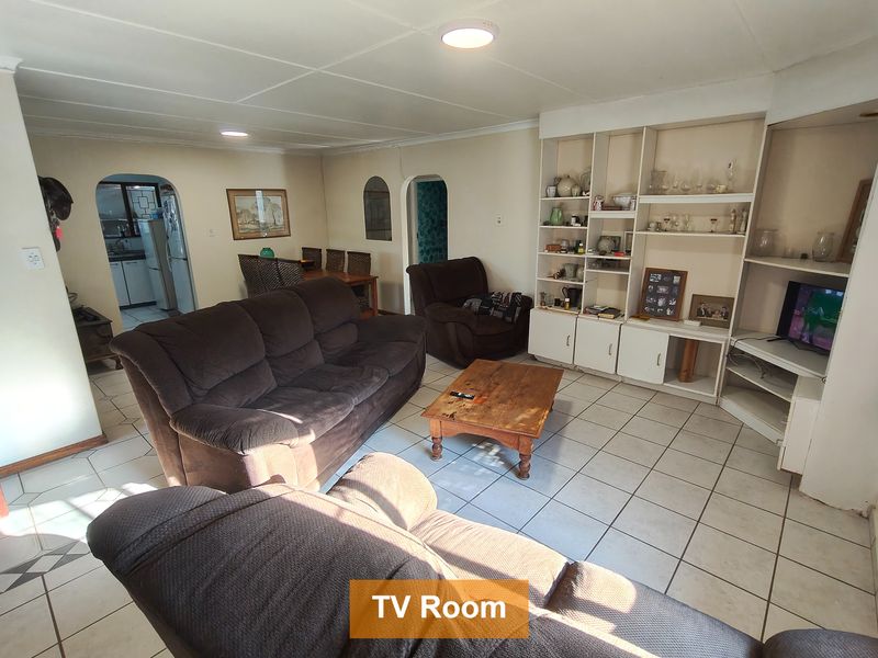 3 Bedroom Home with Flatlet in Caversham Glen - Photo 5