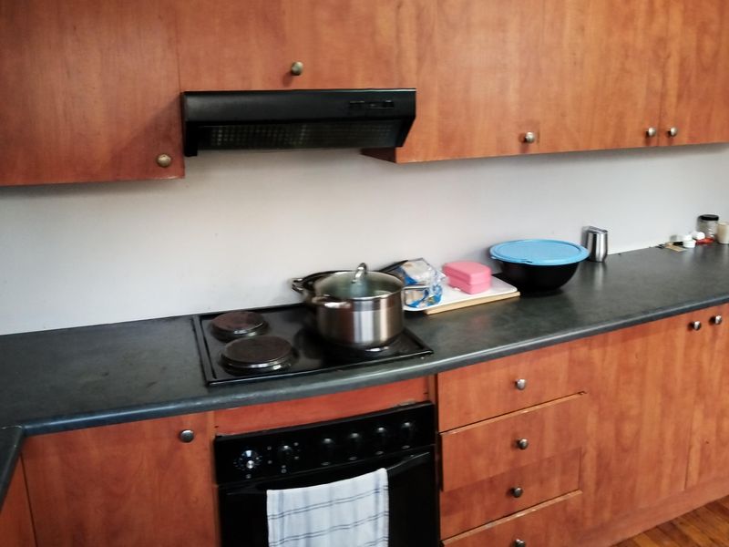 Family home in the heart  of Van Riebeeck Heights! - Photo 10