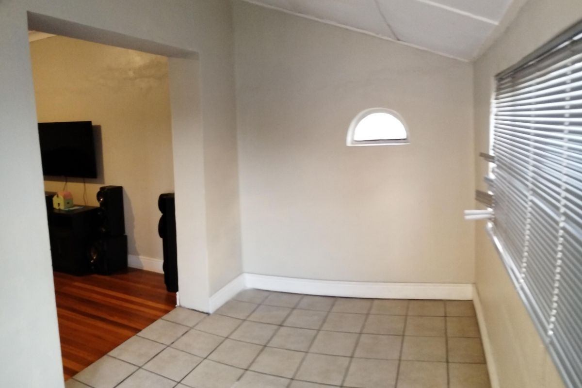Family home in the heart  of Van Riebeeck Heights! - Photo 2