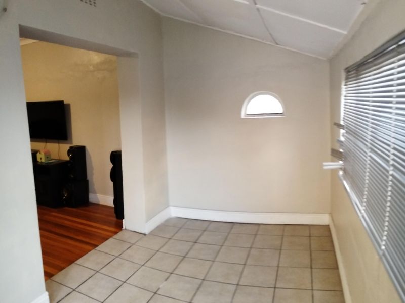 Family home in the heart  of Van Riebeeck Heights! - Photo 2