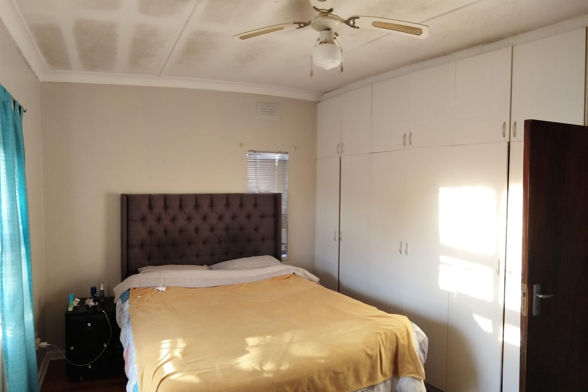 Family home in the heart  of Van Riebeeck Heights! - Photo 4