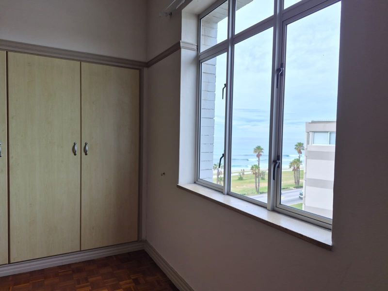 Light and spacious 2 bedroom beachfront apartment - Photo 7