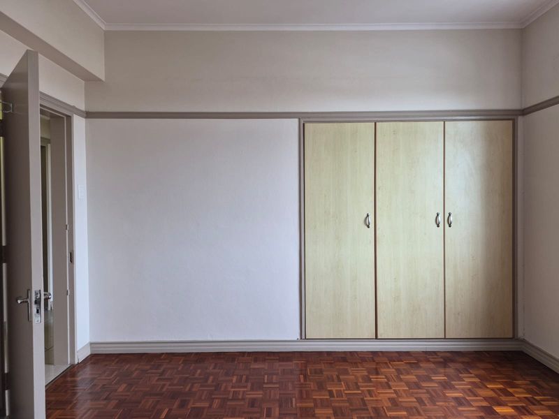Light and spacious 2 bedroom beachfront apartment - Photo 6