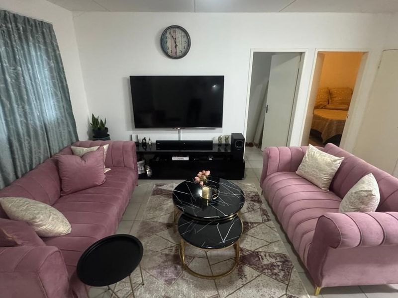 Neat, Cosy, well maintained, complex close to all schools - Photo 8