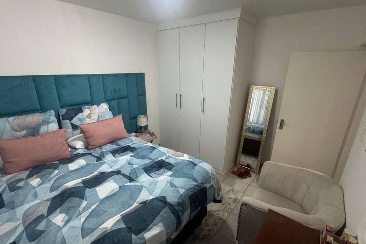 Neat, Cosy, well maintained, complex close to all schools - Photo 3
