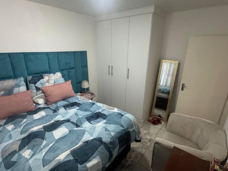 Neat, Cosy, well maintained, complex close to all schools - Photo 3