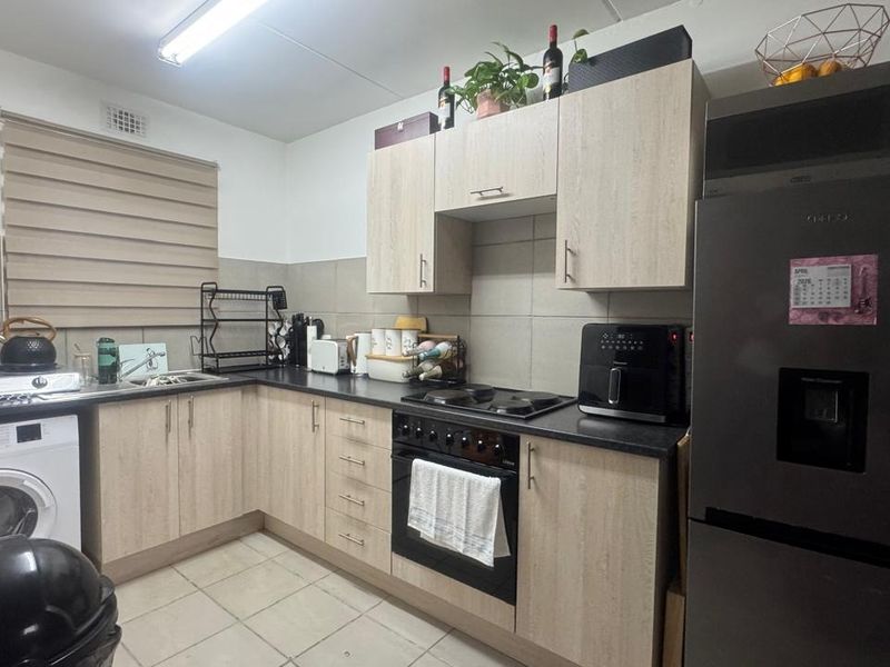 Neat, Cosy, well maintained, complex close to all schools - Photo 9