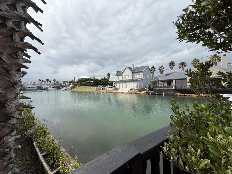 Exclusive Canal-Front Living with Space, Style & Exceptional Entertaining - Photo 6