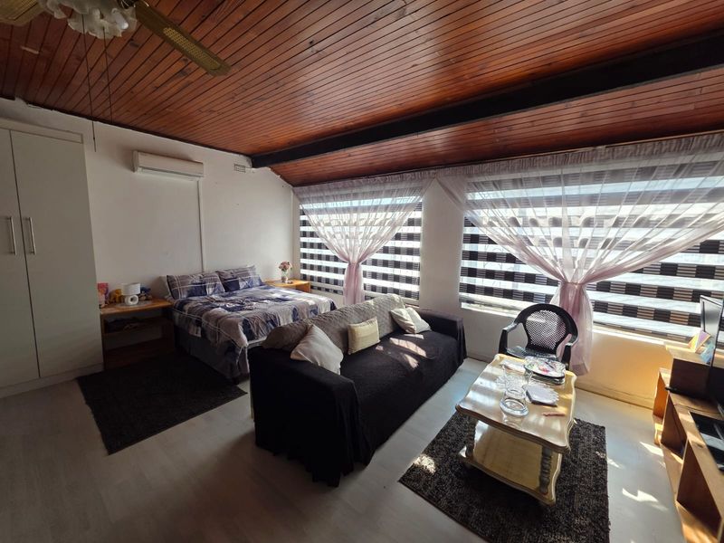 Beautiful 5-Bedroom Family Home for Sale in Arcon Park - Photo 5