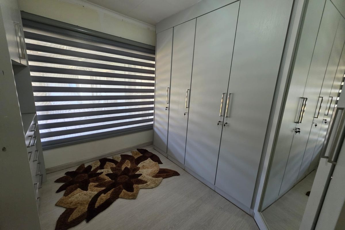 Beautiful 5-Bedroom Family Home for Sale in Arcon Park - Photo 4