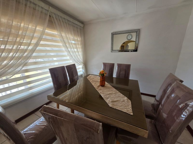 Beautiful 5-Bedroom Family Home for Sale in Arcon Park - Photo 9