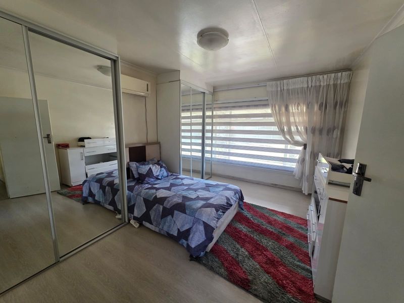 Beautiful 5-Bedroom Family Home for Sale in Arcon Park - Photo 8