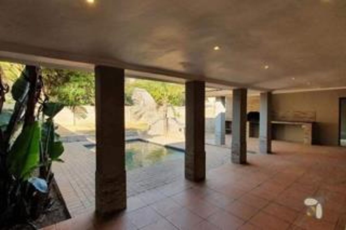Stunning 6- Bedroom Home - Freeway Park Boksburg Prepaid Electricity and Water - Photo 5