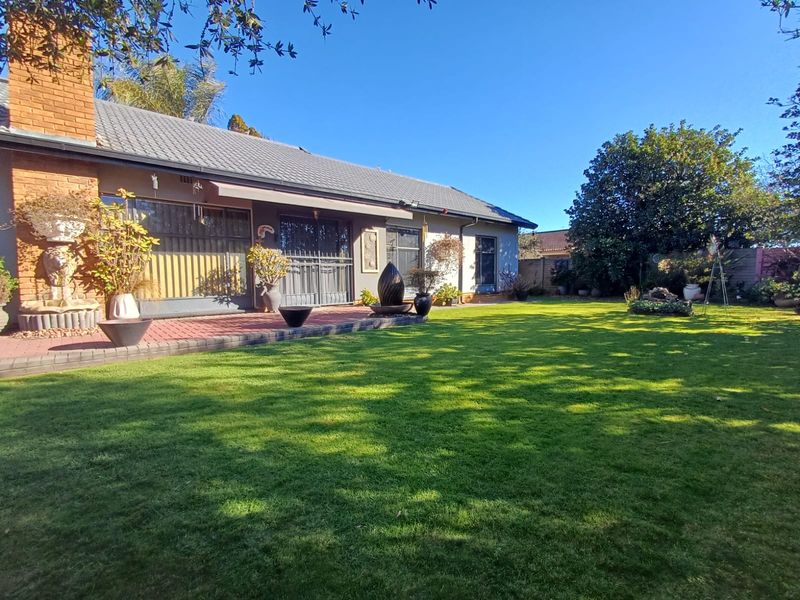 Perfect House For Sale In SE 6. - Photo 1