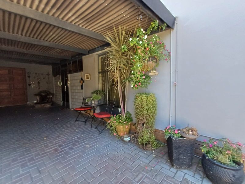 Perfect House For Sale In SE 6. - Photo 4
